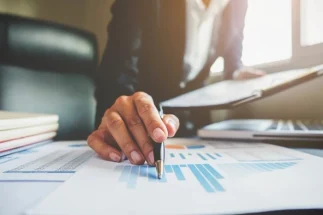 إعداد الميزانية والخطط المالية بمكتب السديس
